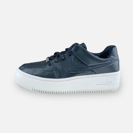 Tweedehands Nike WMNS Air Force 1 Sage 'Black' - Maat 39 1