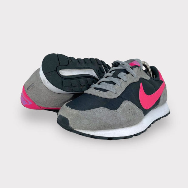 Tweedehands Nike "MD Valiant" - Maat 39 4