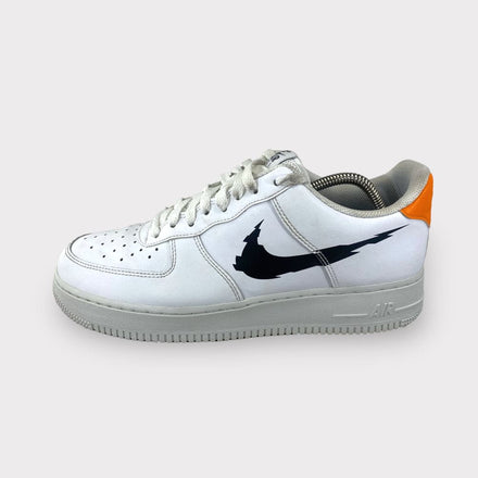 Tweedehands Nike Air Force 1 'White' - Glitch Swoosh - Maat 43 1