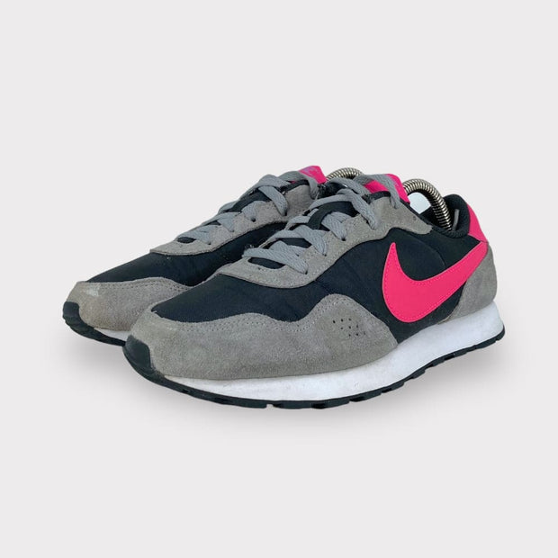 Tweedehands Nike "MD Valiant" - Maat 39 2