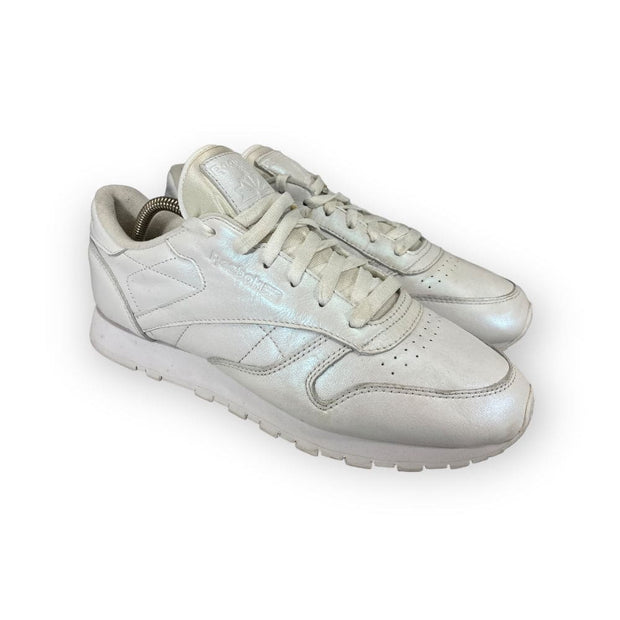 Who sells hot sale reebok classics