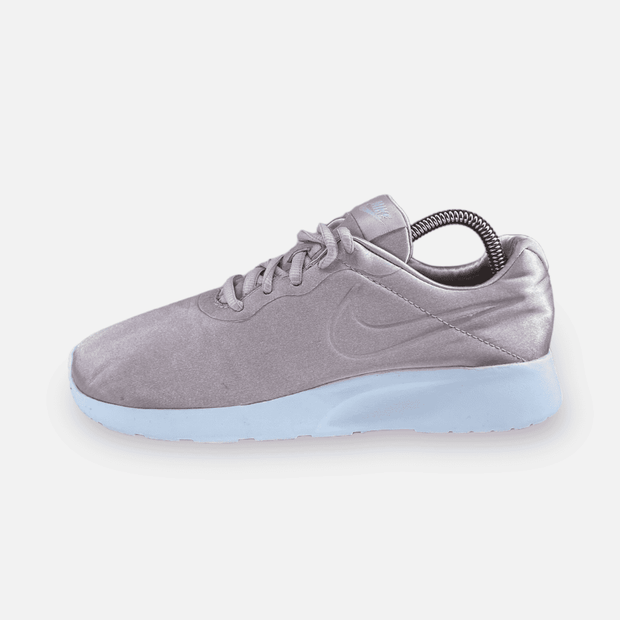 Nike tanjun premium rose best sale