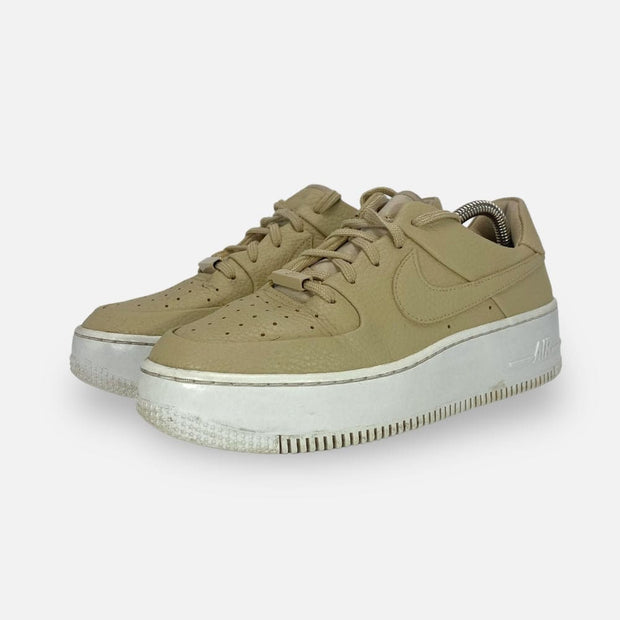 Tweedehands Nike Air Force 1 Sage Low 2 - Maat 40 3