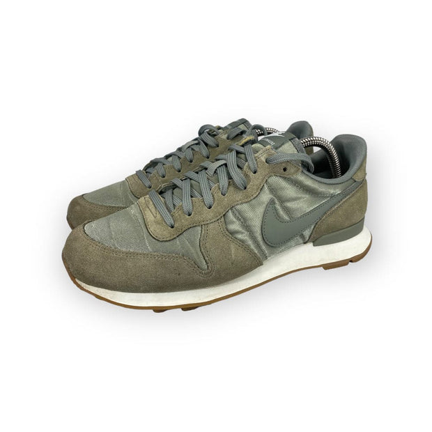 Nike Internationalist Silver Maat 40 WEAR