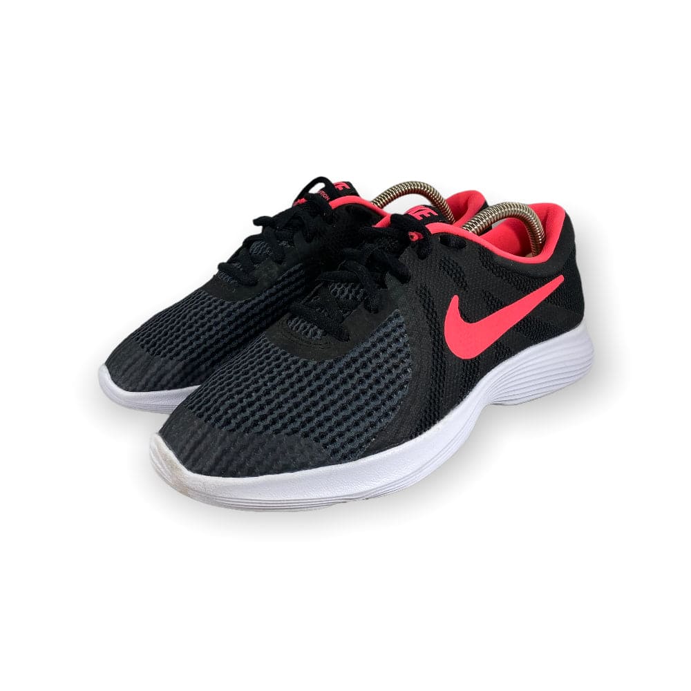 Nike Revolution 4 Maat 38 WEAR