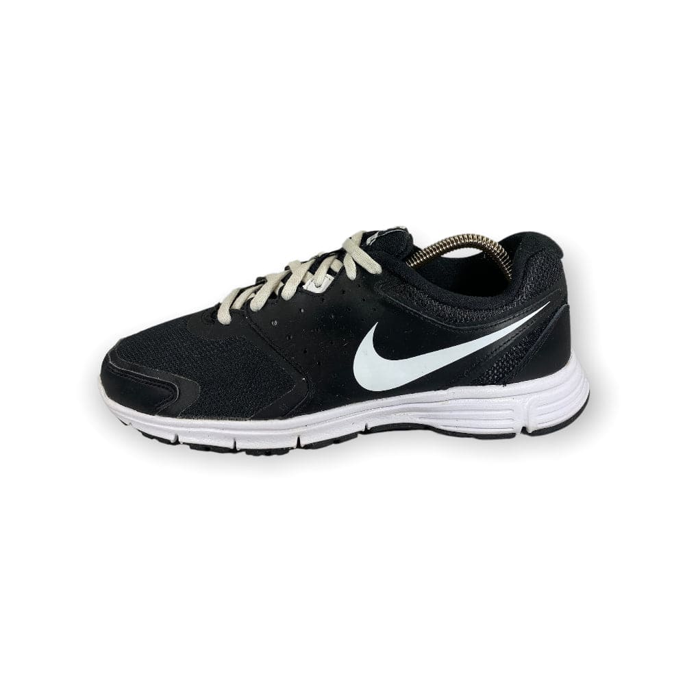 Nike Revolution EU Black Maat 41 WEAR