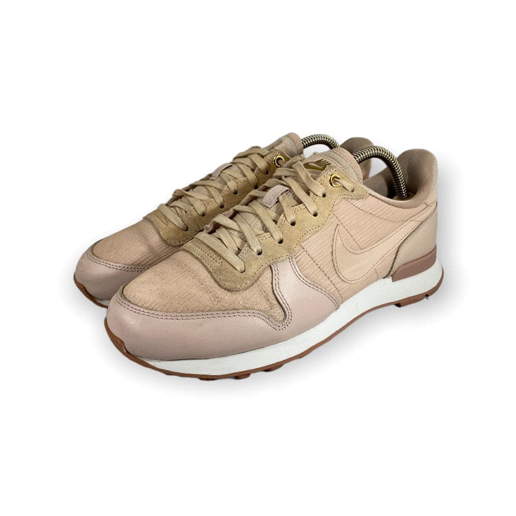 Nike internationalist premium beige hotsell