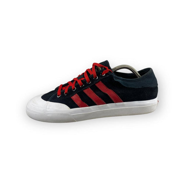 Adidas Matchcourt Black / Red - Maat 41.5 Adidas