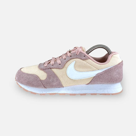 Tweedehands Nike MD Runner 2 PE - Maat 38 1