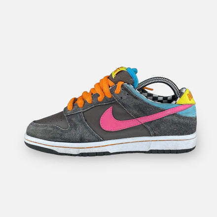Tweedehands Nike Dunk SB Low 720 Degrees - Maat 37.5 1
