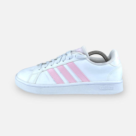 Tweedehands Adidas Court Base - Maat 40 1