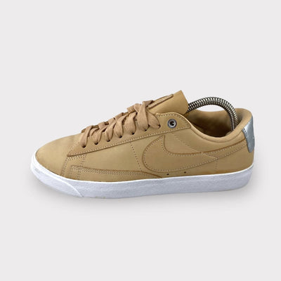 Tweedehands Nike WMNS Blazer Low SE Premium ''Vachetta Tan Pack'' - Maat 39 1