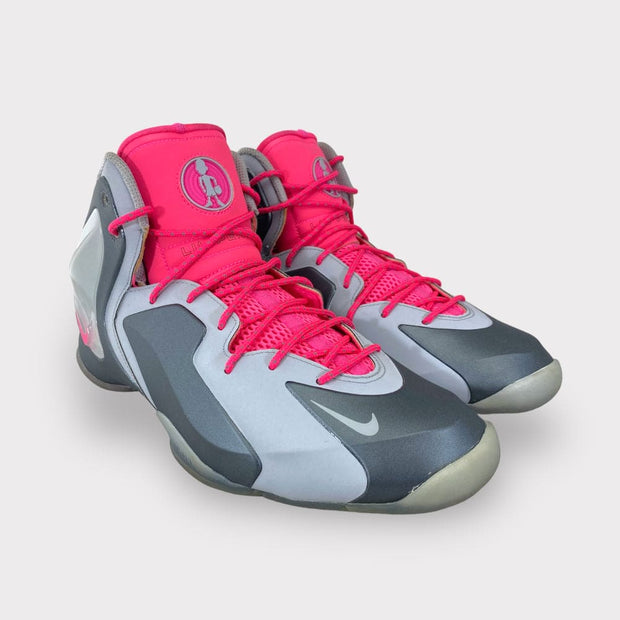 Tweedehands Nike Lil Penny Posite Hyper Pink - Maat 44.5 2