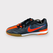 Tweedehands Nike T90 - Maat 41 1