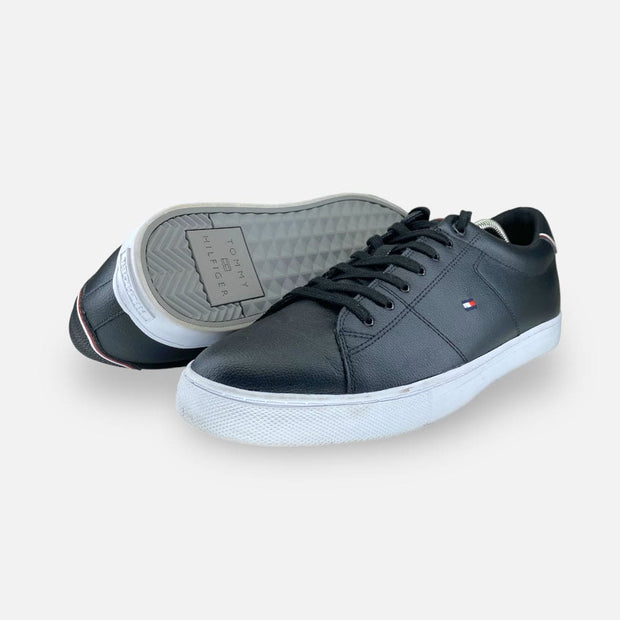 Tweedehands Tommy Hilfiger Sneaker low Black Leather - Maat 44 4