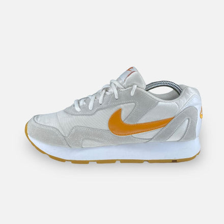 Tweedehands NIKE DELFINE WMNS - Maat 40 1