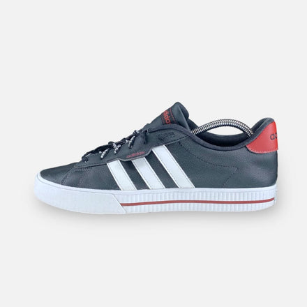 Tweedehands adidas neo Daily 3.0 ' Legacy Red' Core Black - Maat 44 1