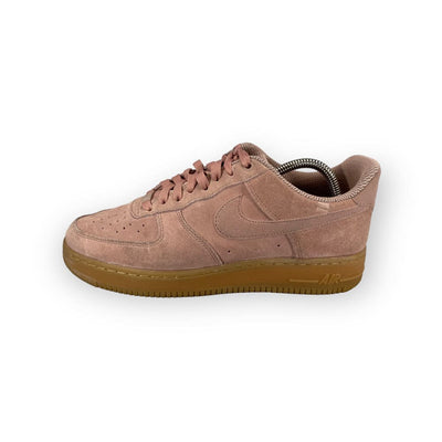 Nike Wmns Air Force 1 '07 SE "Particle Pink" - Maat 42 Nike