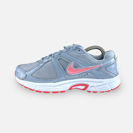 Tweedehands Nike Dart 9 Gray - Maat 39 1
