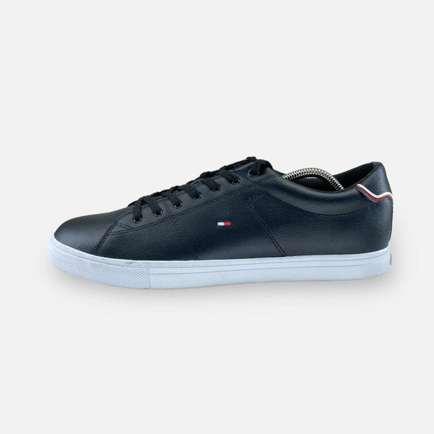 Tweedehands Tommy Hilfiger Sneaker low Black Leather - Maat 44 1