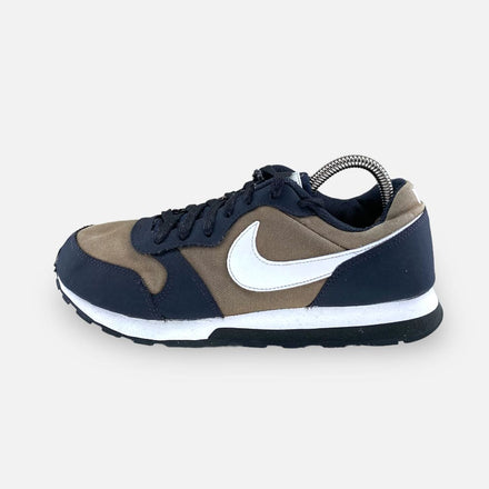 Tweedehands Nike MD Runner 2 - Maat 40 1