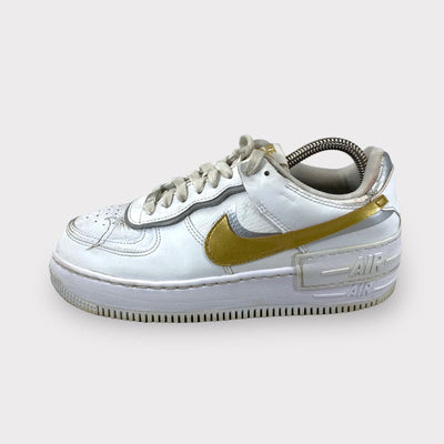 Tweedehands Nike Air Force 1 Shadow 'Gold Swoosh' - Maat 37.5 1