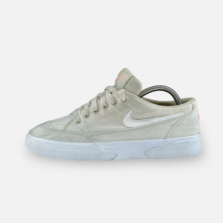 Tweedehands Nike Excee - Maat 38.5 1