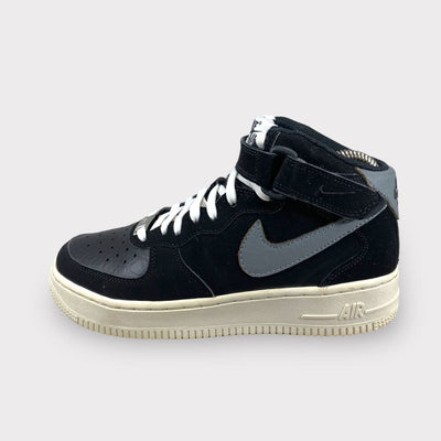 Tweedehands Nike Air Force 1 Mid - Maat 37.5 1