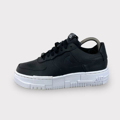 Tweedehands Nike WMNS Air Force 1 Pixel 'Black' - Maat 36 1