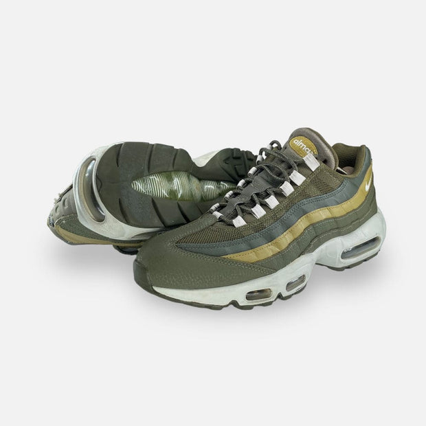 Tweedehands Nike Air Max 95 Essential Medium Olive - Maat 44.5 4