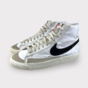 Tweedehands Nike WMNS Blazer Mid 77 Vintage OG 'Black Swoosh' - Maat 39 3