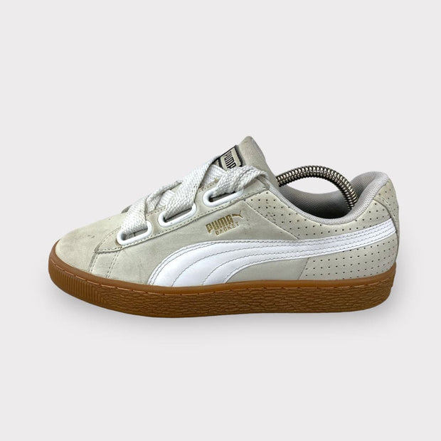 Tweedehands Puma Basket Heart Perf Gum - Maat 39 1