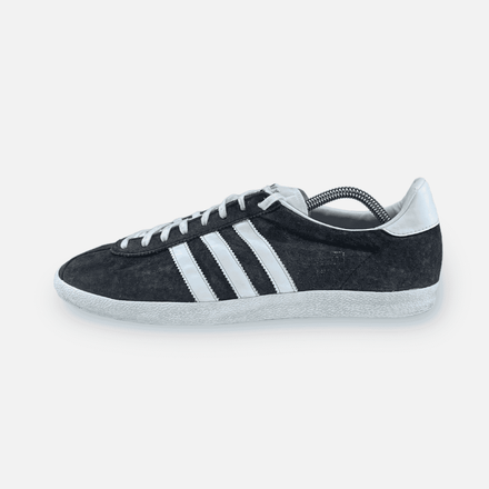 Tweedehands adidas GAZELLE OG  women's Shoes (Trainers) in Black - Maat 42 1