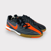 Tweedehands Nike T90 - Maat 41 2