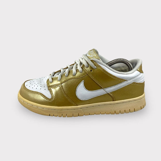 Tweedehands Nike Vintage Youth Gold White - Maat 38.5 1