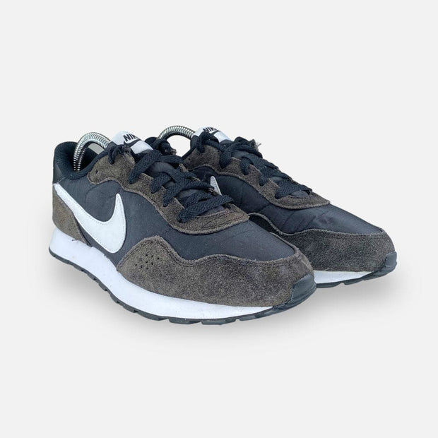 Tweedehands Nike MD VALIANT GS - Maat 38 2