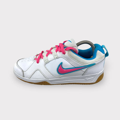 Tweedehands Nike Lykin 11 GS - Maat 37.5 1