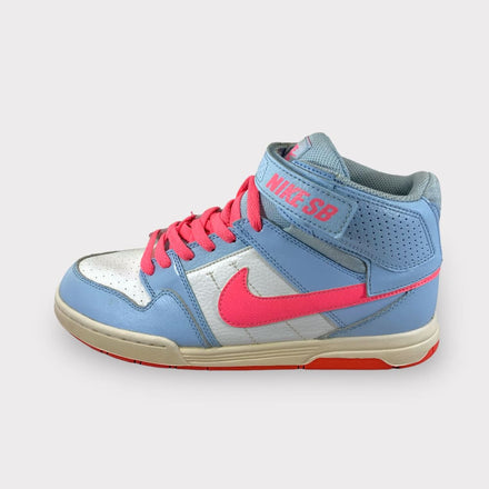 Tweedehands Nike Girls Mogan Mid - Maat 40 1