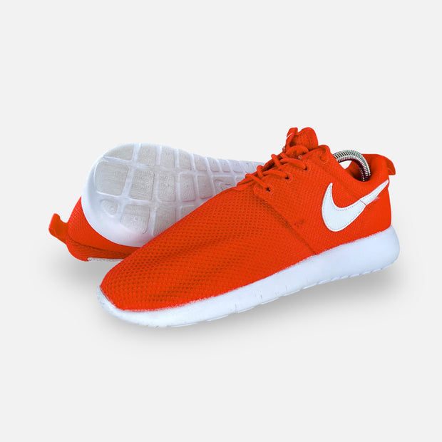 Tweedehands Nike Roshe One University Red - Maat 38 4