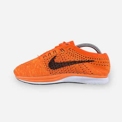 Tweedehands Nike Flyknit Racer Orange - Maat 37 1