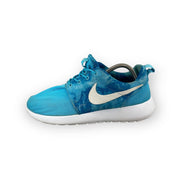 Nike Rosherun Print Clearwater/White-Dark Electric Blue (W) - Maat 39 Nike