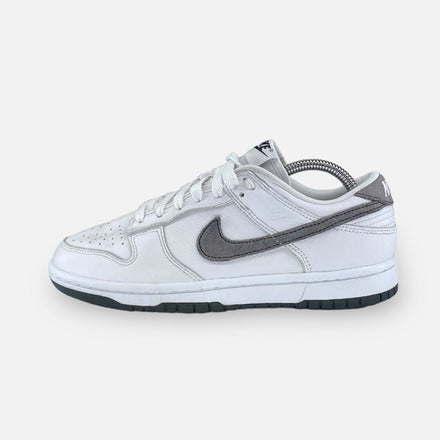 Tweedehands Nike WMNS Dunk Low 365 By You - Maat 38.5 1