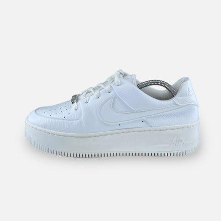 Tweedehands Nike WMNS Air Force 1 Sage 'Triple White' - Maat 41 1
