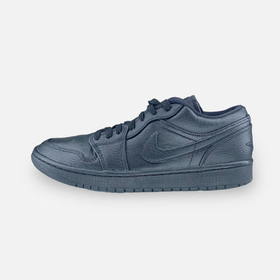 Tweedehands Air Jordan 1 Low 'Triple Black' - Maat 42 1