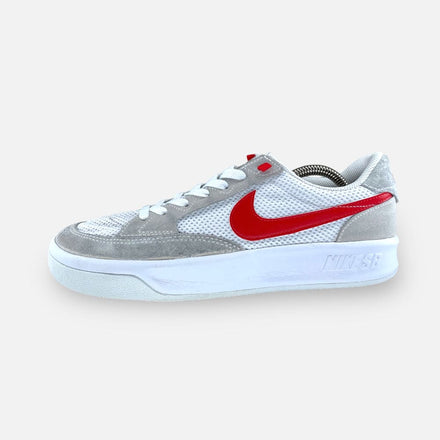 Tweedehands Nike - Maat 42 1
