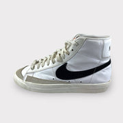 Tweedehands Nike WMNS Blazer Mid 77 Vintage OG 'Black Swoosh' - Maat 39 1